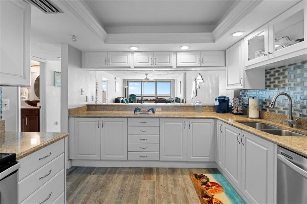 For Sale: $499,000 (2 beds, 2 baths, 1372 Square Feet)