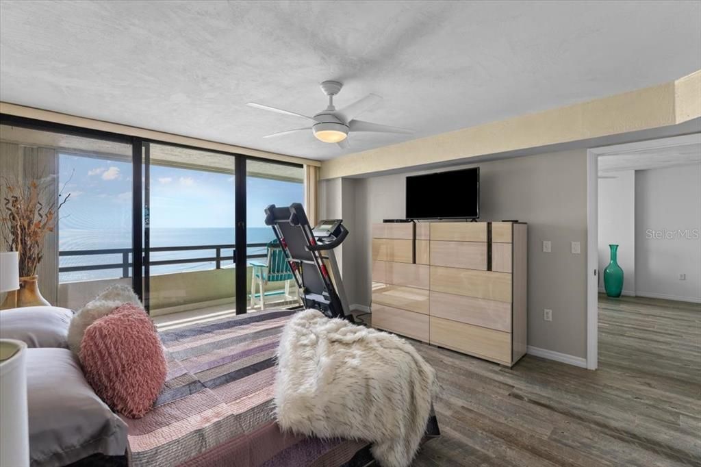 For Sale: $499,000 (2 beds, 2 baths, 1372 Square Feet)