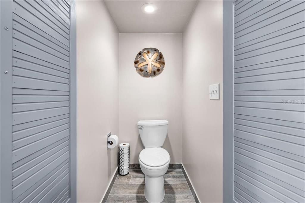 For Sale: $499,000 (2 beds, 2 baths, 1372 Square Feet)