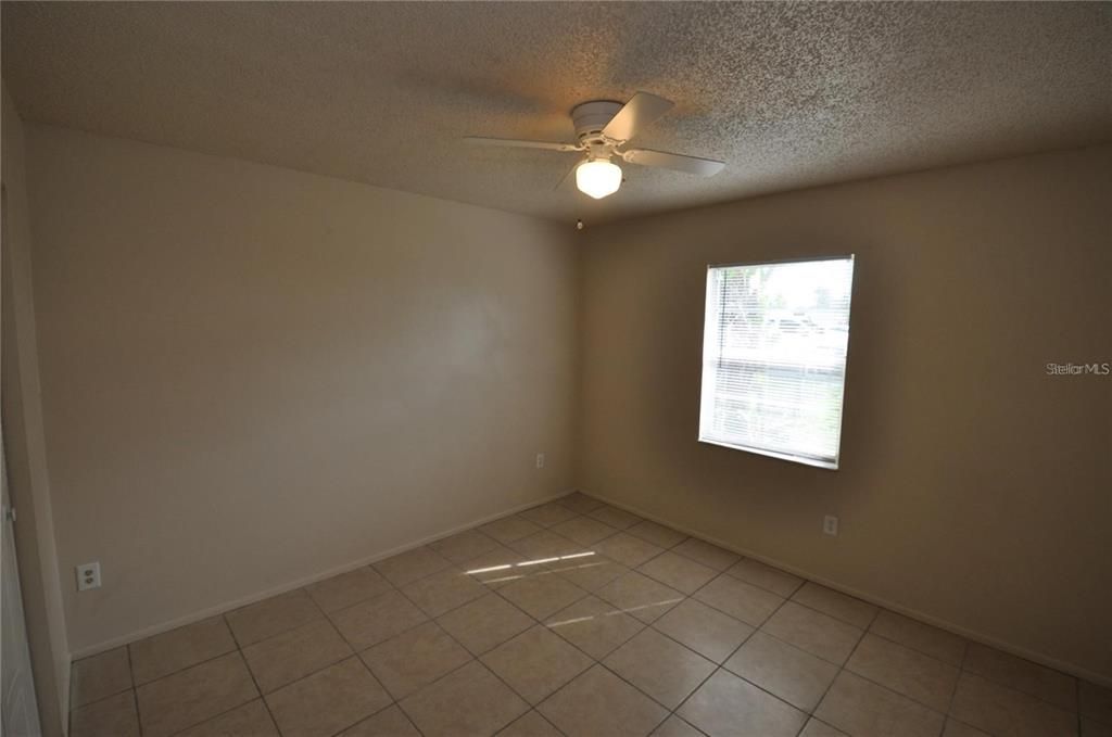For Rent: $1,195 (2 beds, 1 baths, 925 Square Feet)