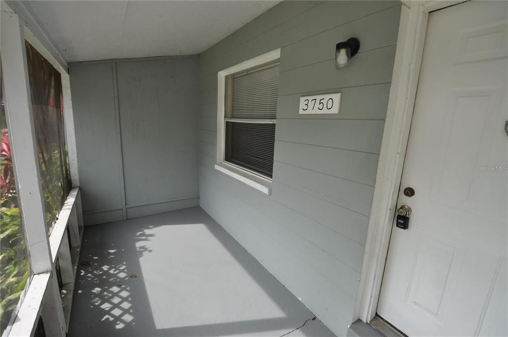 For Rent: $1,195 (2 beds, 1 baths, 925 Square Feet)