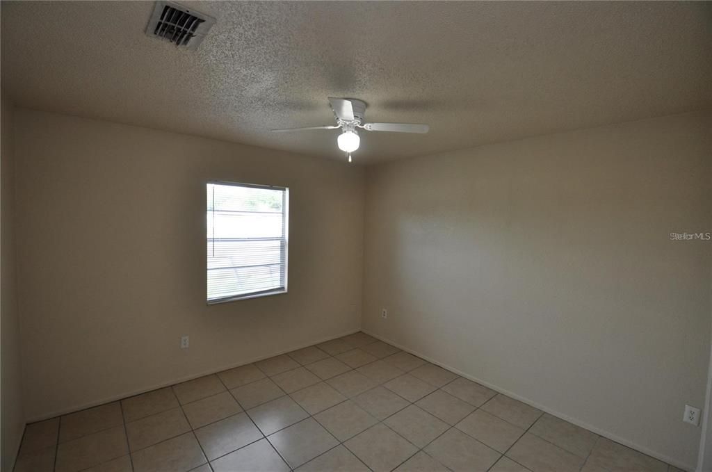For Rent: $1,195 (2 beds, 1 baths, 925 Square Feet)