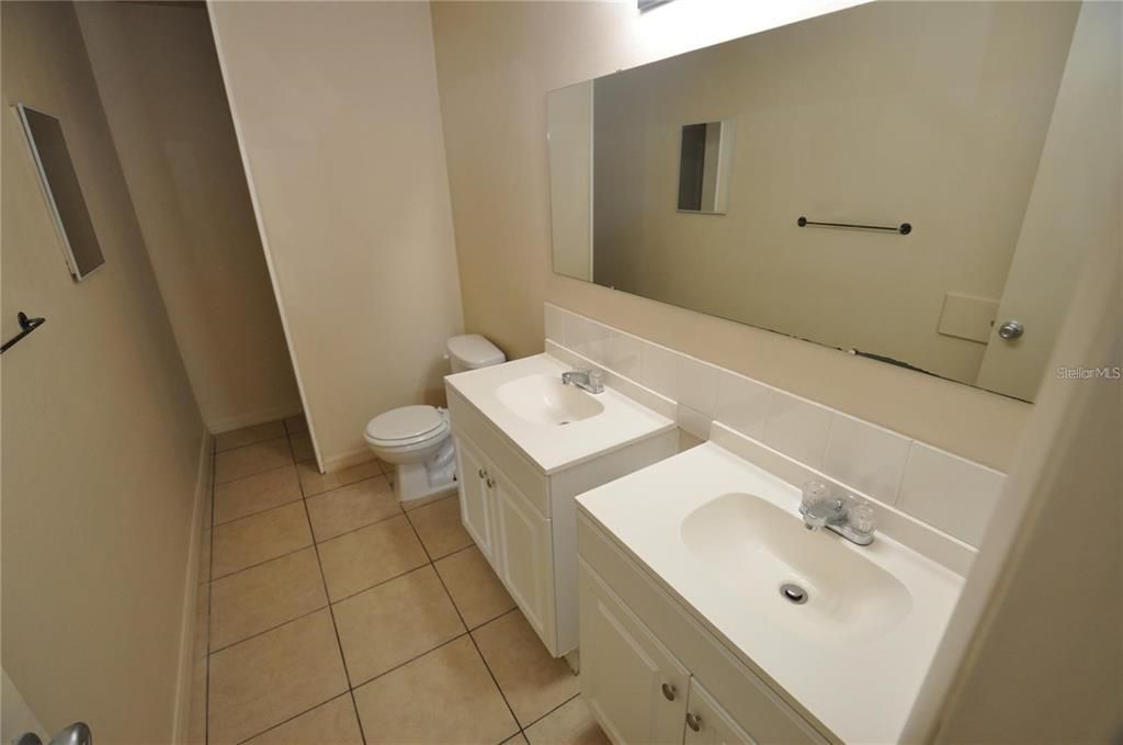 For Rent: $1,195 (2 beds, 1 baths, 925 Square Feet)