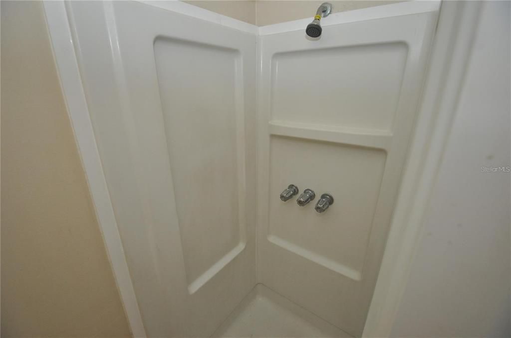 For Rent: $1,195 (2 beds, 1 baths, 925 Square Feet)