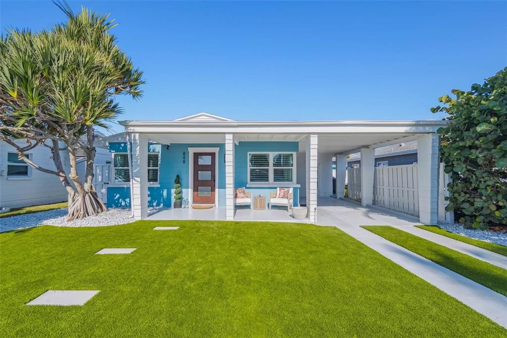 For Sale: $699,900 (2 beds, 1 baths, 825 Square Feet)