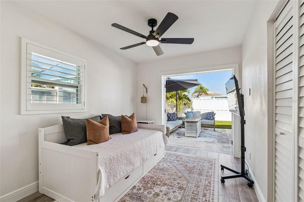 For Sale: $699,900 (2 beds, 1 baths, 825 Square Feet)