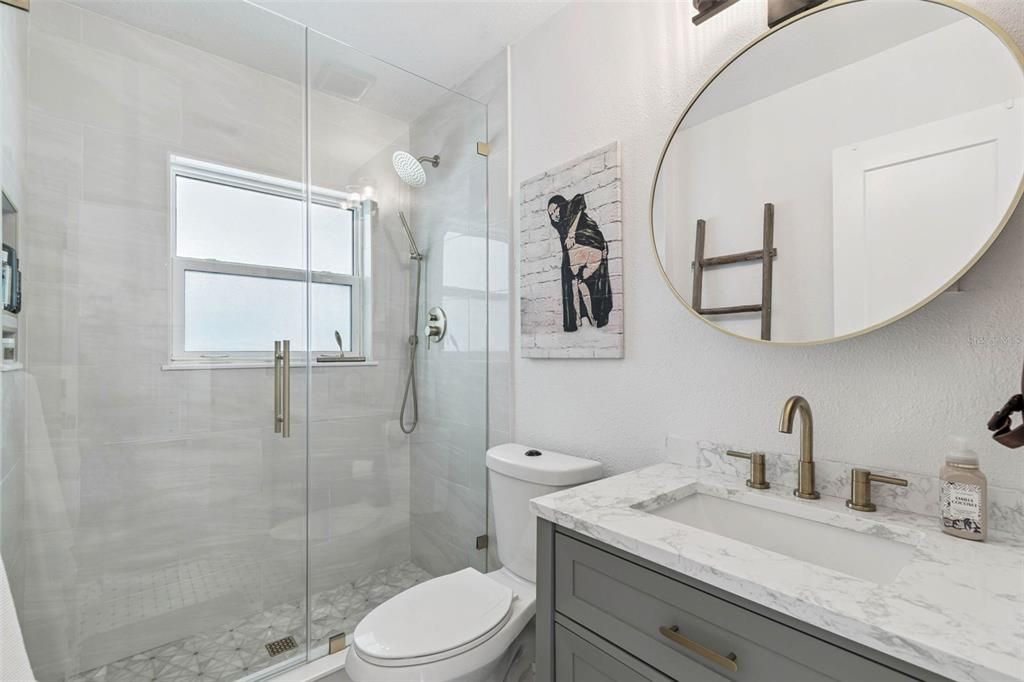 For Sale: $699,900 (2 beds, 1 baths, 825 Square Feet)