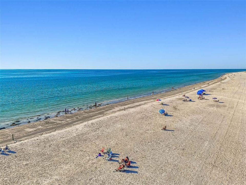 For Sale: $699,900 (2 beds, 1 baths, 825 Square Feet)