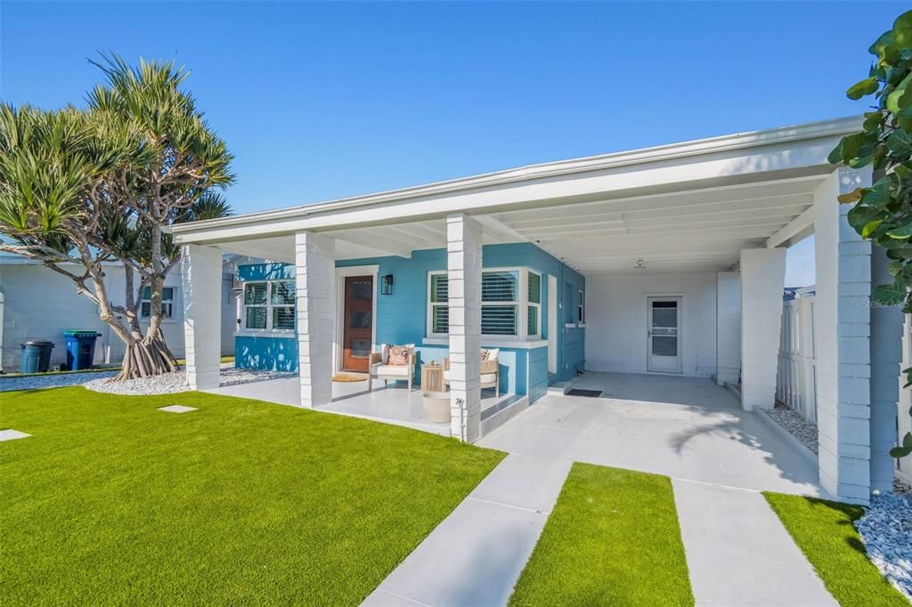 For Sale: $699,900 (2 beds, 1 baths, 825 Square Feet)