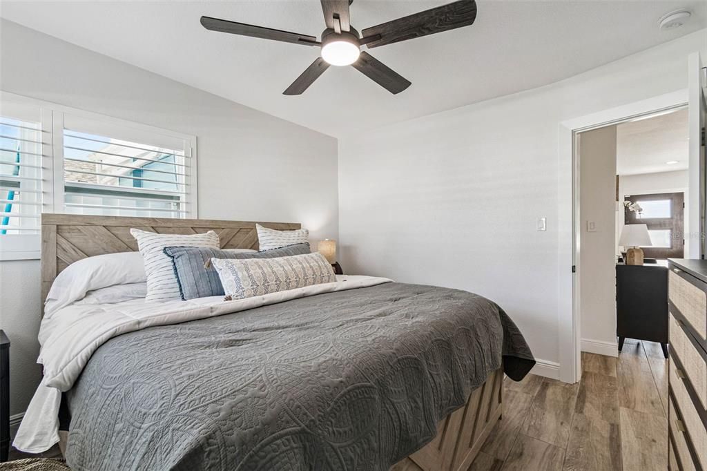 For Sale: $699,900 (2 beds, 1 baths, 825 Square Feet)