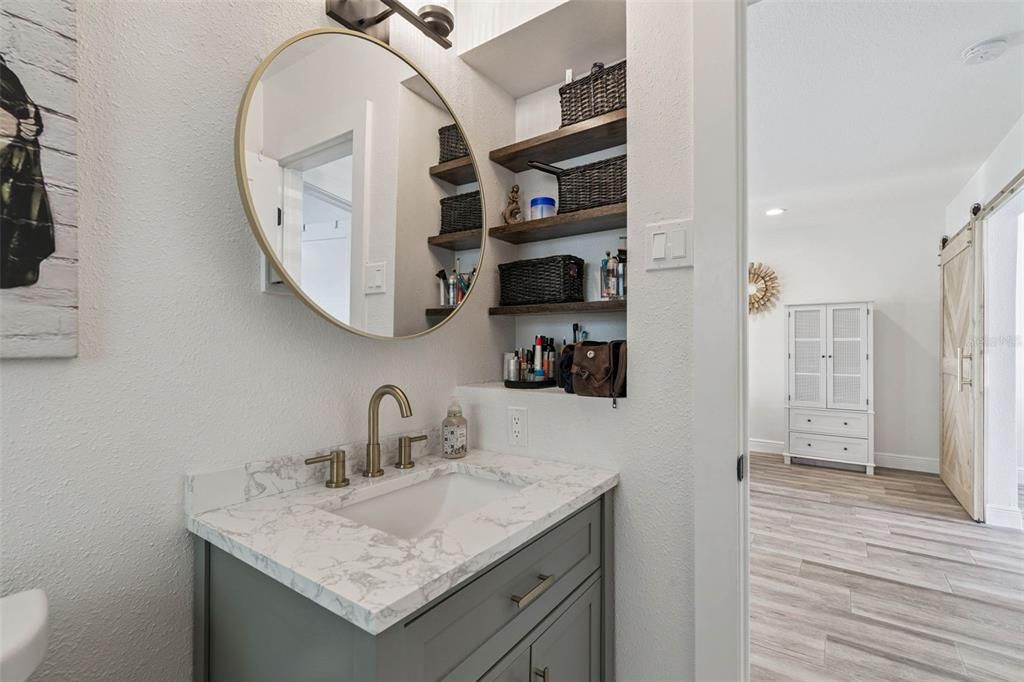 For Sale: $699,900 (2 beds, 1 baths, 825 Square Feet)