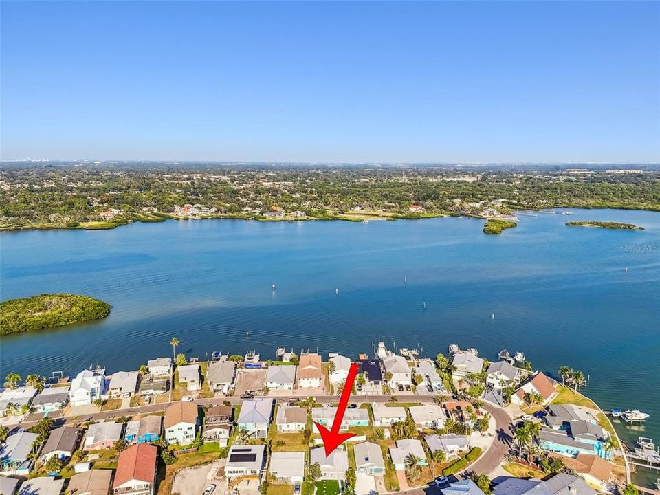 For Sale: $699,900 (2 beds, 1 baths, 825 Square Feet)