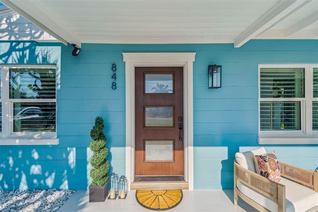 For Sale: $699,900 (2 beds, 1 baths, 825 Square Feet)