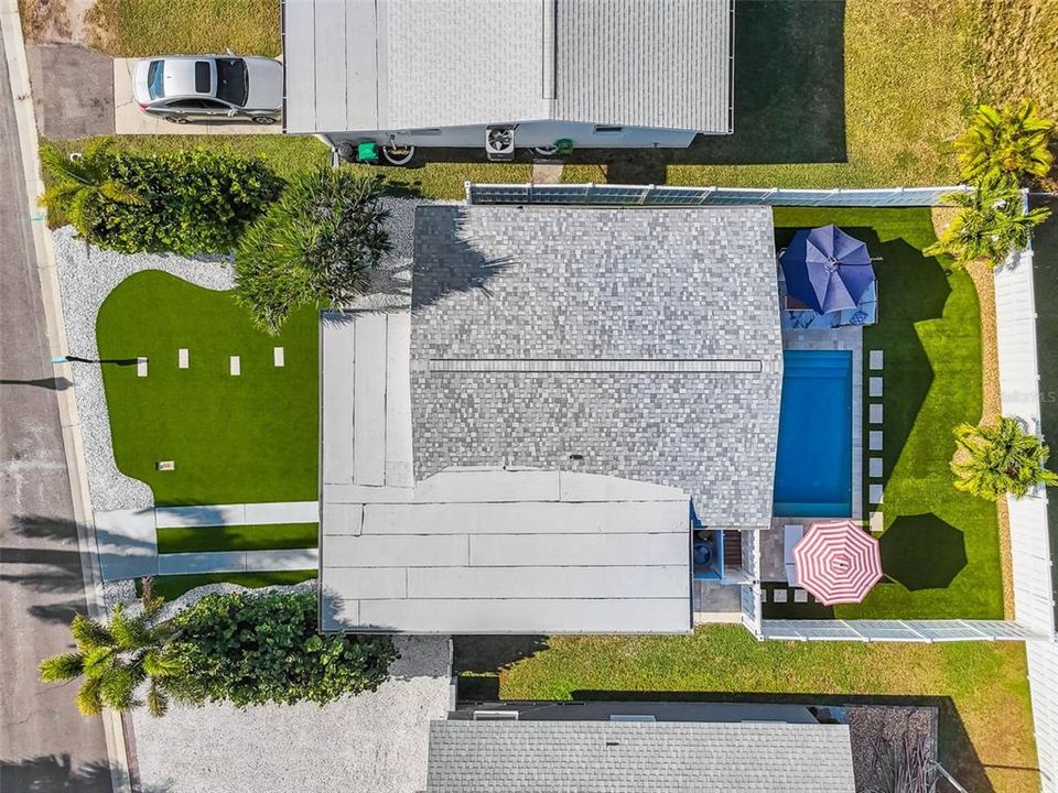 For Sale: $699,900 (2 beds, 1 baths, 825 Square Feet)