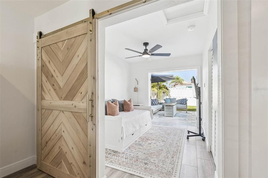 For Sale: $699,900 (2 beds, 1 baths, 825 Square Feet)