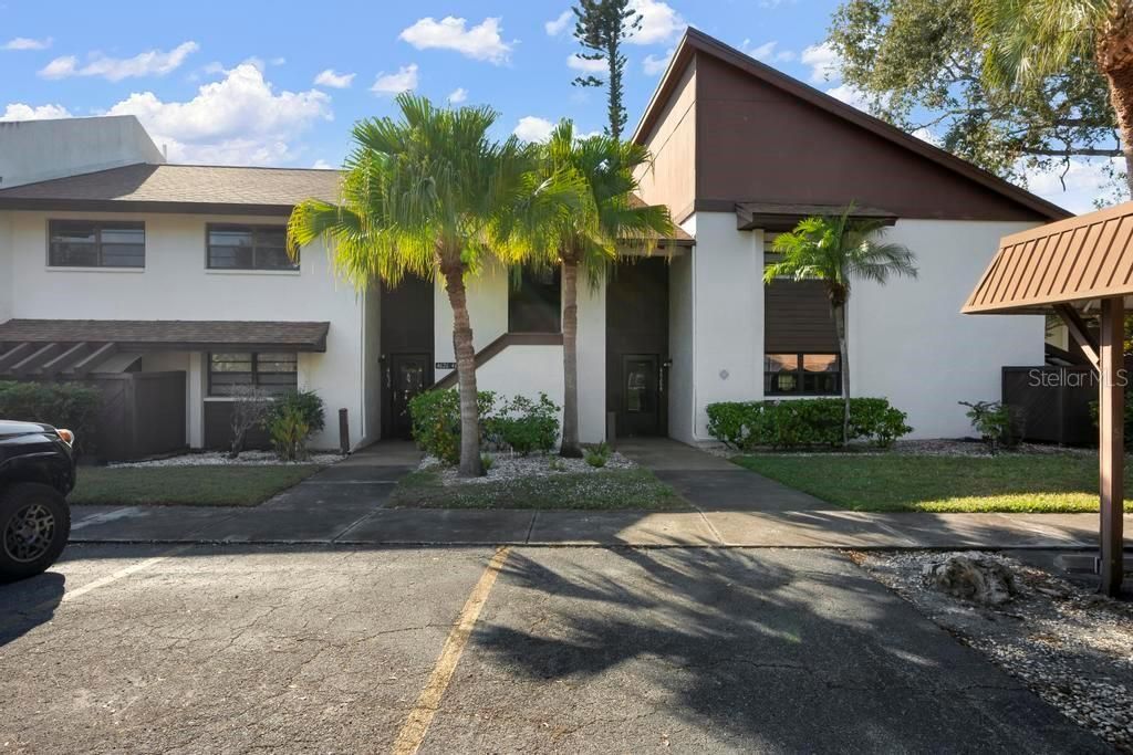 待售: $159,900 (2 贝兹, 2 浴室, 832 平方英尺)