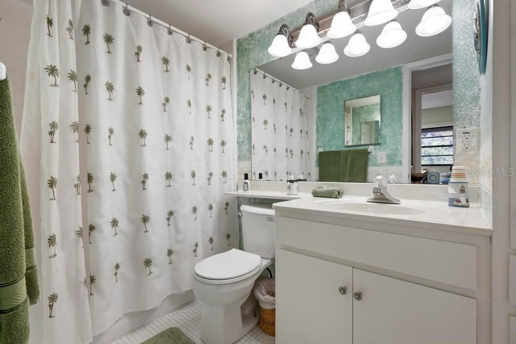 待售: $159,900 (2 贝兹, 2 浴室, 832 平方英尺)