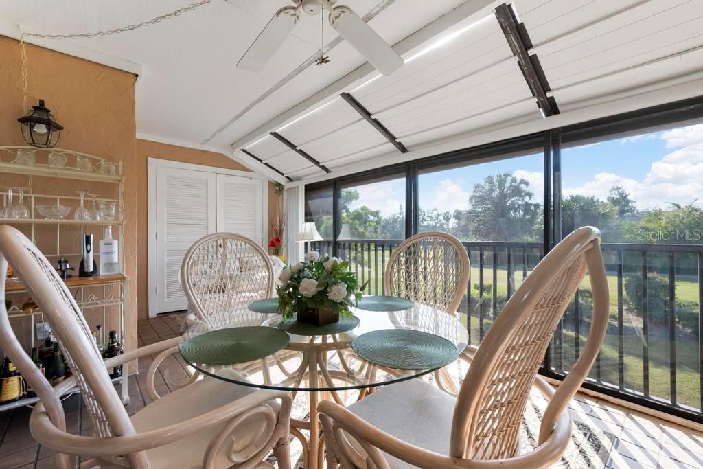 待售: $159,900 (2 贝兹, 2 浴室, 832 平方英尺)