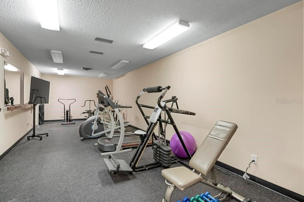 待售: $159,900 (2 贝兹, 2 浴室, 832 平方英尺)