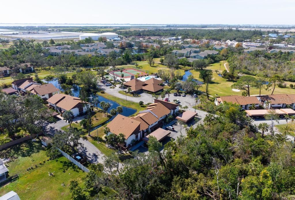 待售: $159,900 (2 贝兹, 2 浴室, 832 平方英尺)