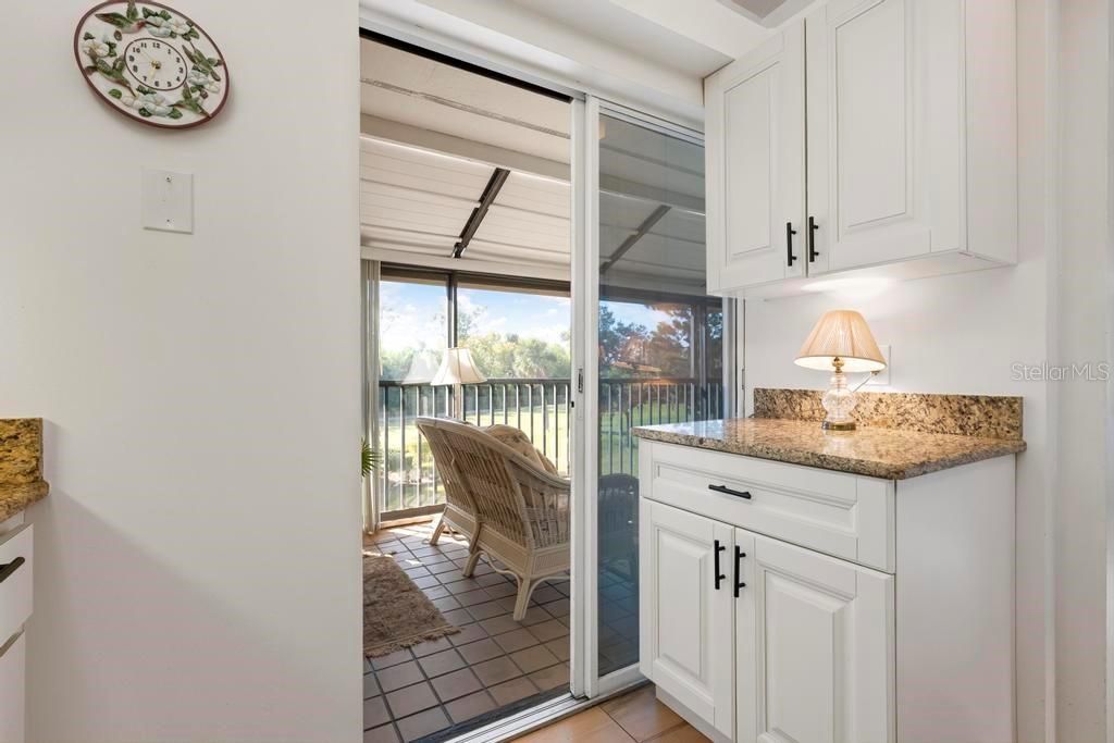 待售: $159,900 (2 贝兹, 2 浴室, 832 平方英尺)