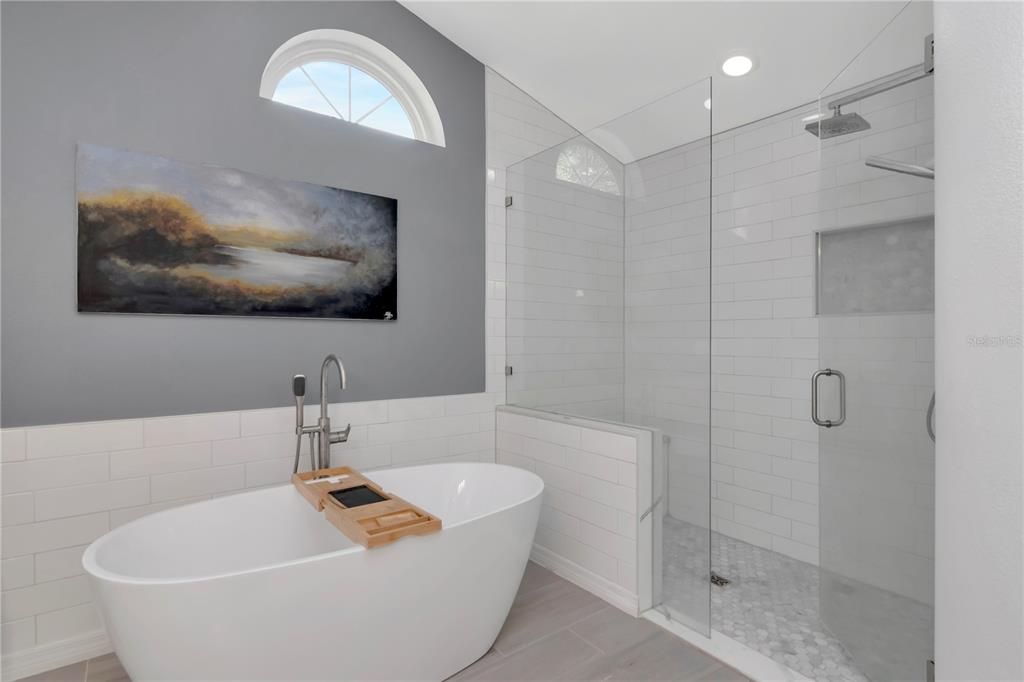 Active With Contract: $431,500 (3 beds, 2 baths, 2000 Square Feet)