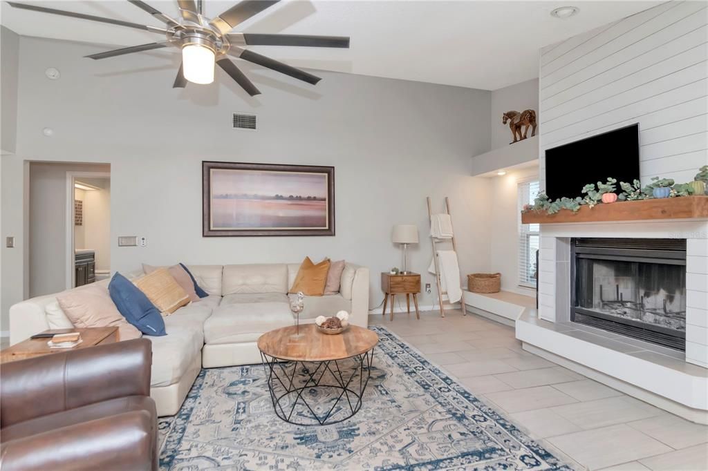 Active With Contract: $431,500 (3 beds, 2 baths, 2000 Square Feet)