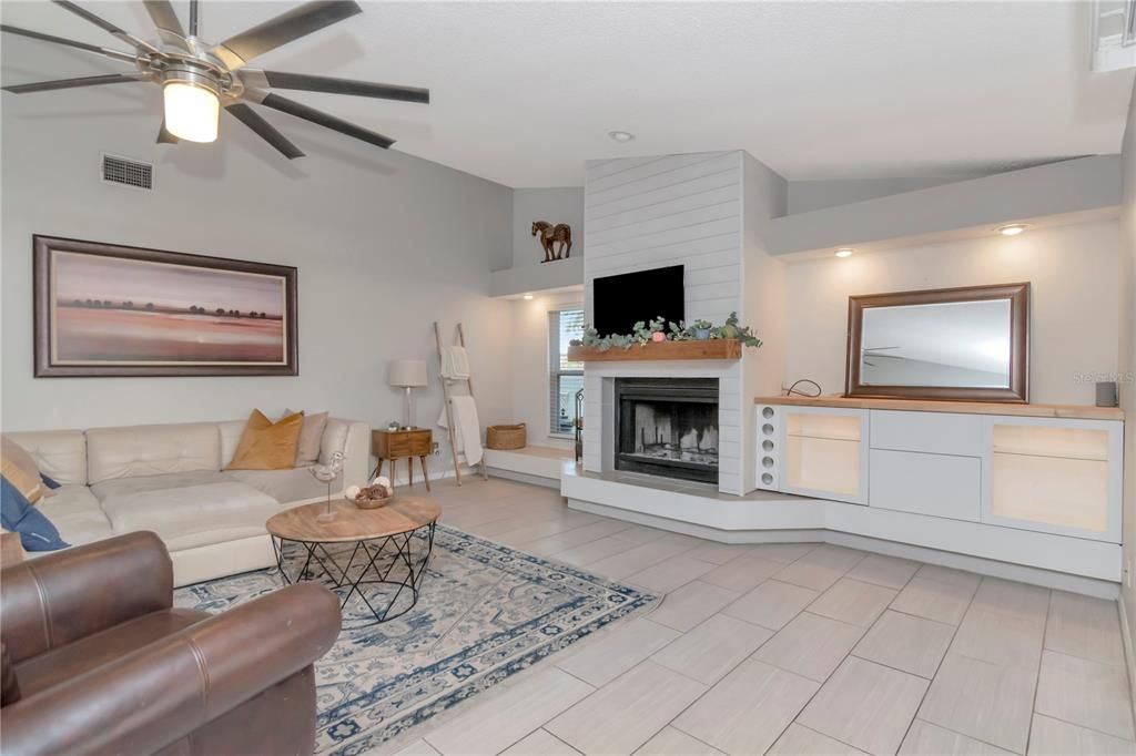 Active With Contract: $431,500 (3 beds, 2 baths, 2000 Square Feet)