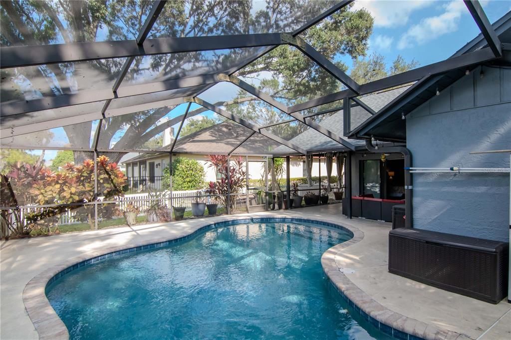 Active With Contract: $431,500 (3 beds, 2 baths, 2000 Square Feet)