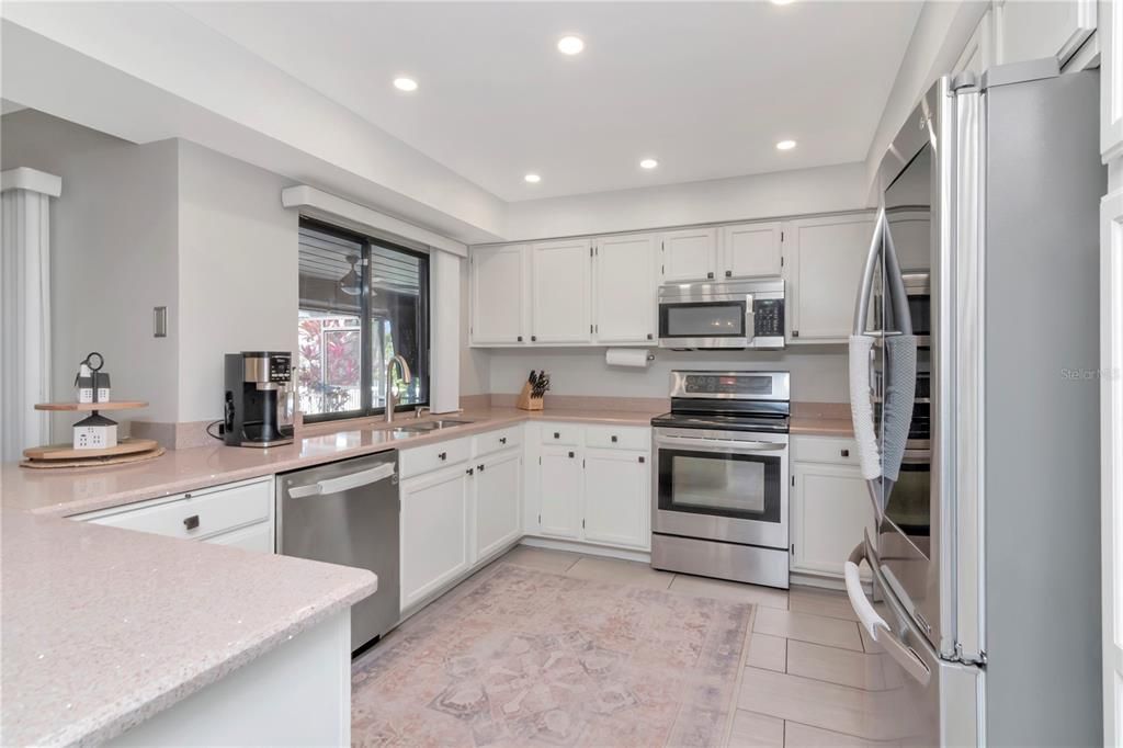 Active With Contract: $431,500 (3 beds, 2 baths, 2000 Square Feet)