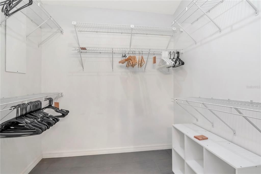 Active With Contract: $431,500 (3 beds, 2 baths, 2000 Square Feet)