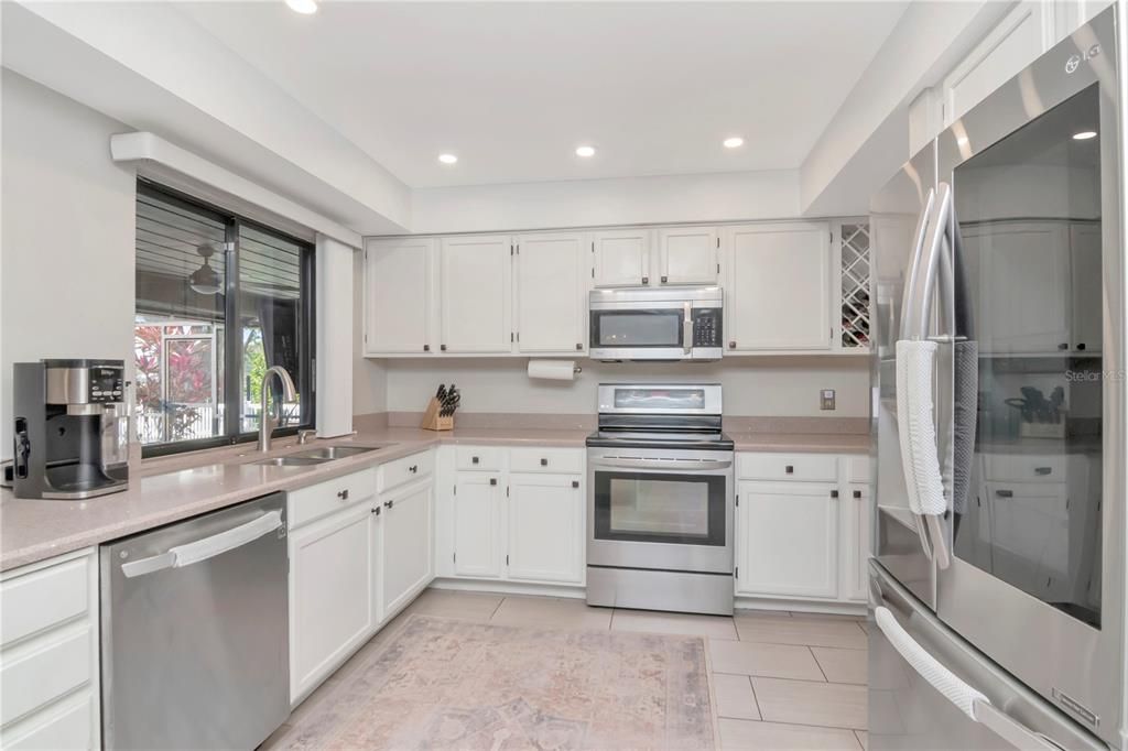 Active With Contract: $431,500 (3 beds, 2 baths, 2000 Square Feet)