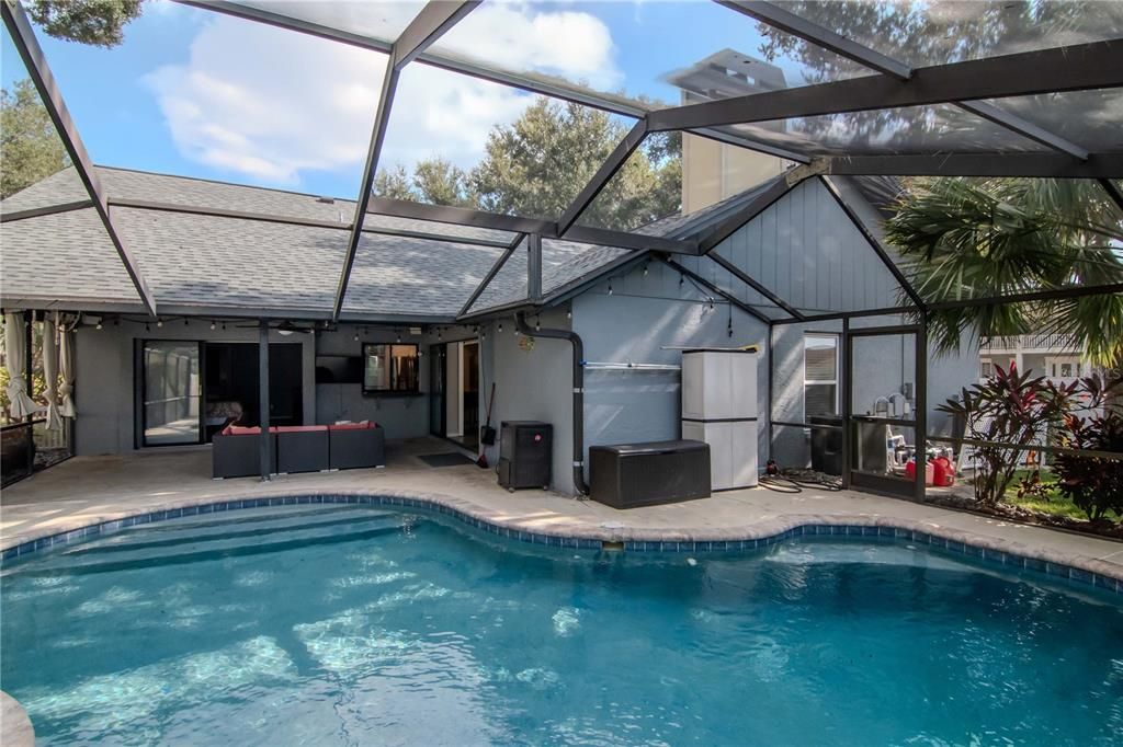 Active With Contract: $431,500 (3 beds, 2 baths, 2000 Square Feet)