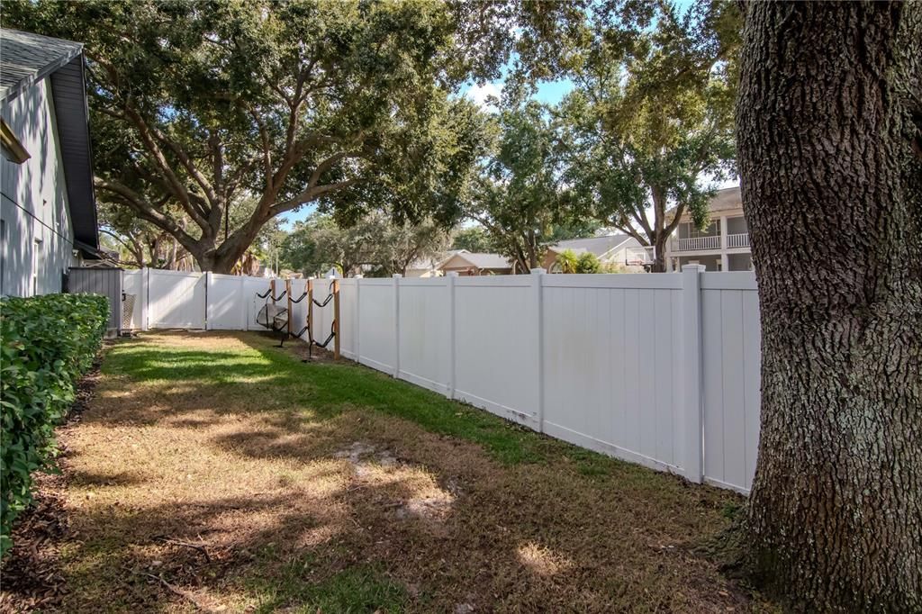 Active With Contract: $431,500 (3 beds, 2 baths, 2000 Square Feet)