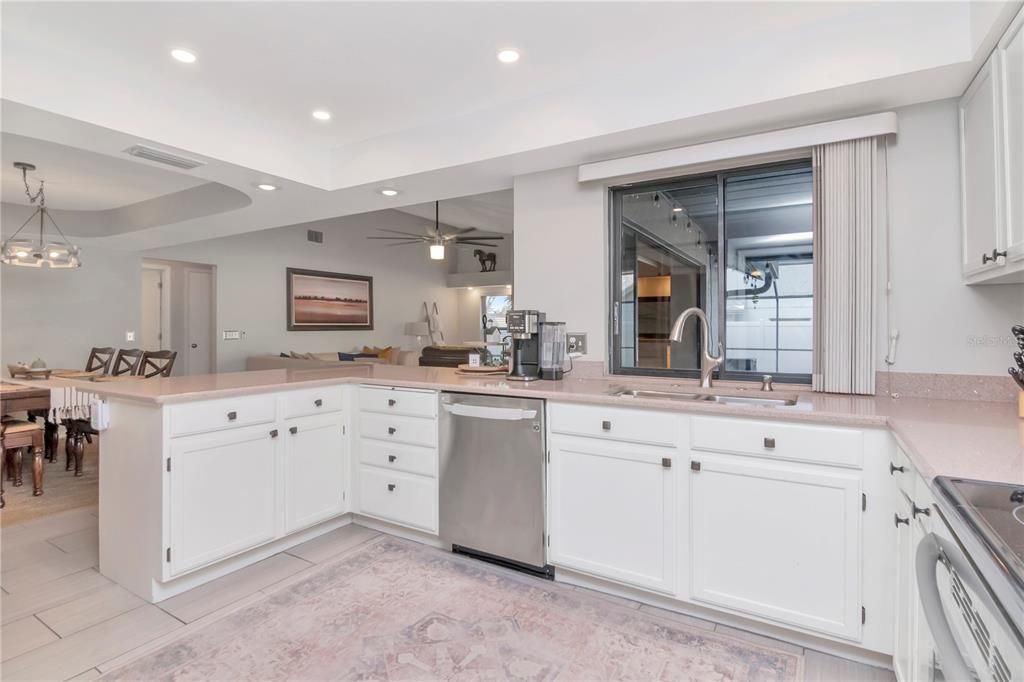 Active With Contract: $431,500 (3 beds, 2 baths, 2000 Square Feet)