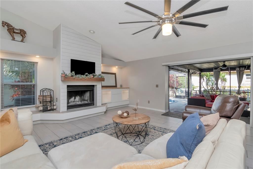 Active With Contract: $431,500 (3 beds, 2 baths, 2000 Square Feet)