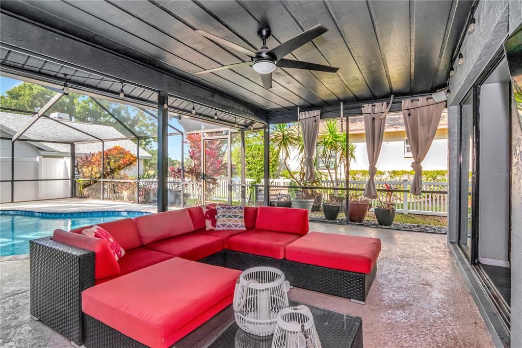 Active With Contract: $431,500 (3 beds, 2 baths, 2000 Square Feet)