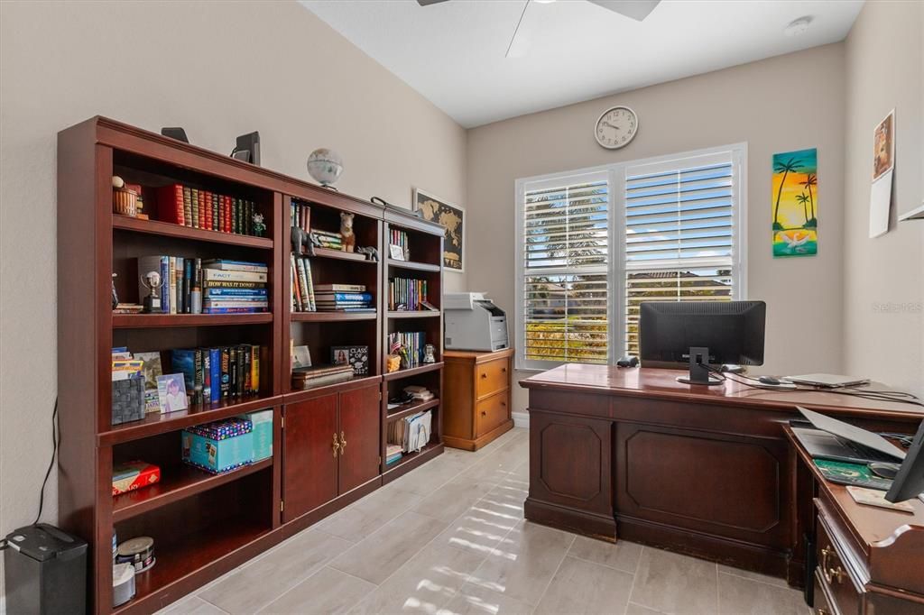 En Venta: $1,075,000 (4 camas, 2 baños, 2366 Pies cuadrados)