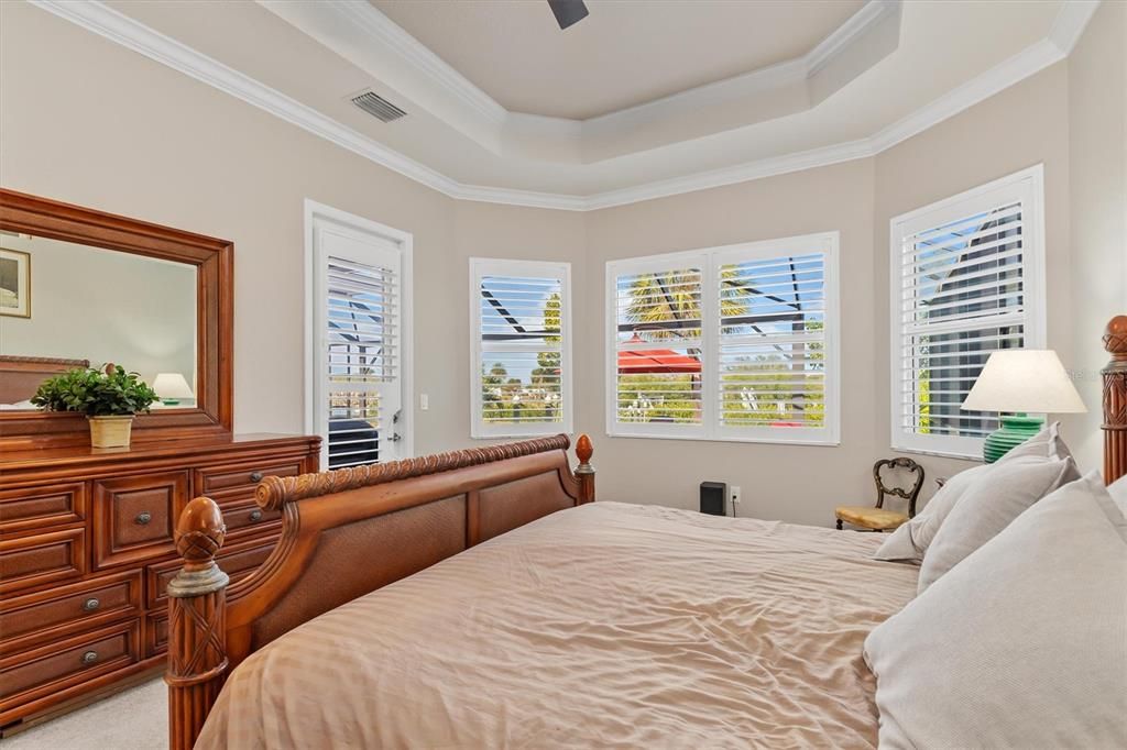 En Venta: $1,075,000 (4 camas, 2 baños, 2366 Pies cuadrados)