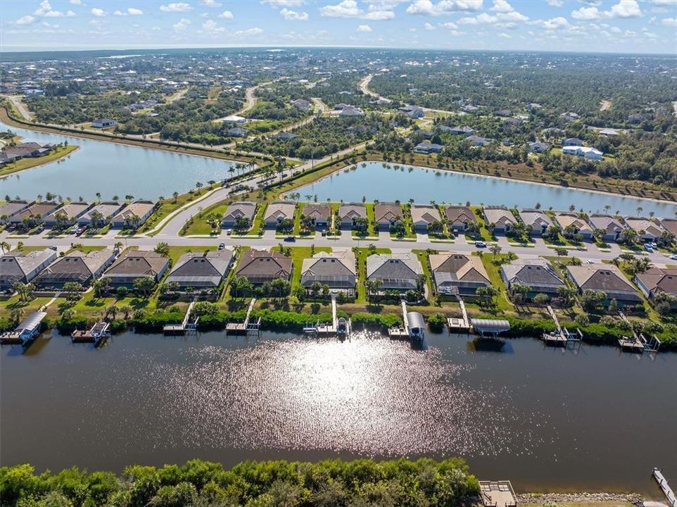 En Venta: $1,075,000 (4 camas, 2 baños, 2366 Pies cuadrados)