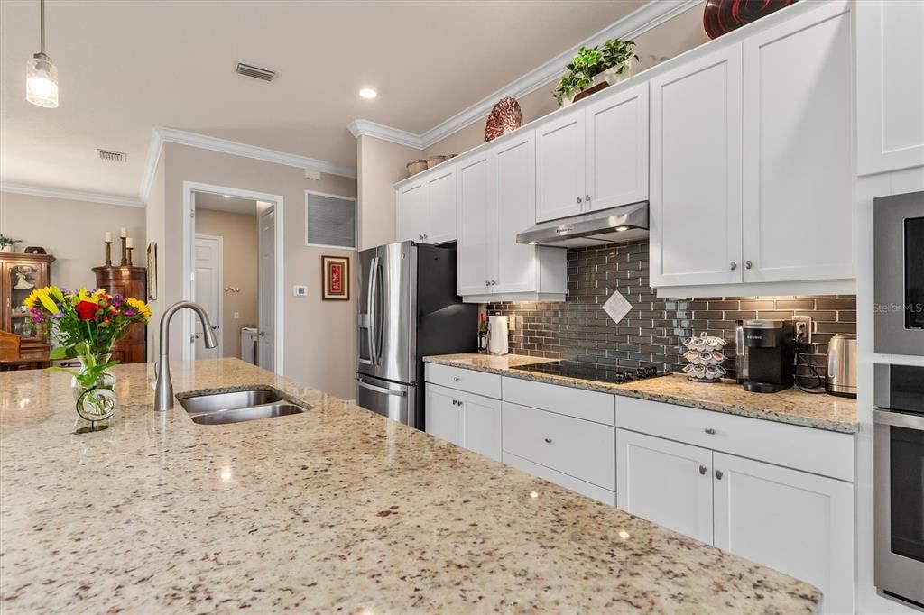 En Venta: $1,075,000 (4 camas, 2 baños, 2366 Pies cuadrados)