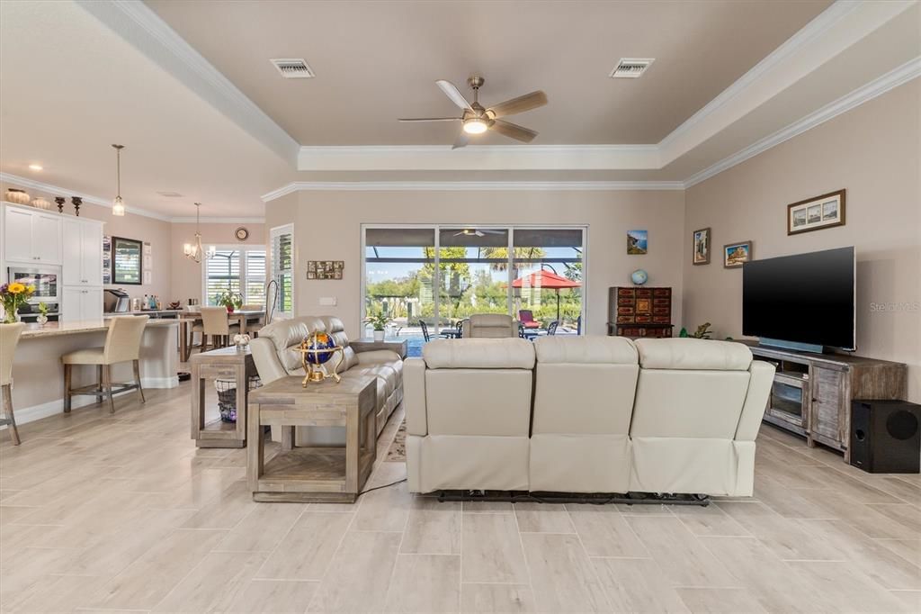 En Venta: $1,075,000 (4 camas, 2 baños, 2366 Pies cuadrados)