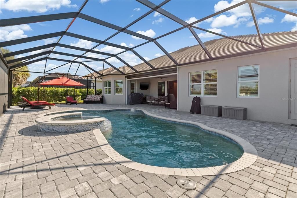 En Venta: $1,075,000 (4 camas, 2 baños, 2366 Pies cuadrados)