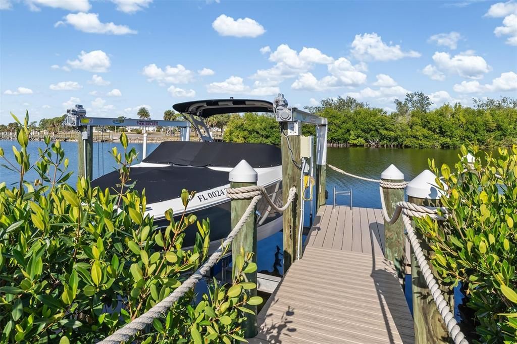 En Venta: $1,075,000 (4 camas, 2 baños, 2366 Pies cuadrados)