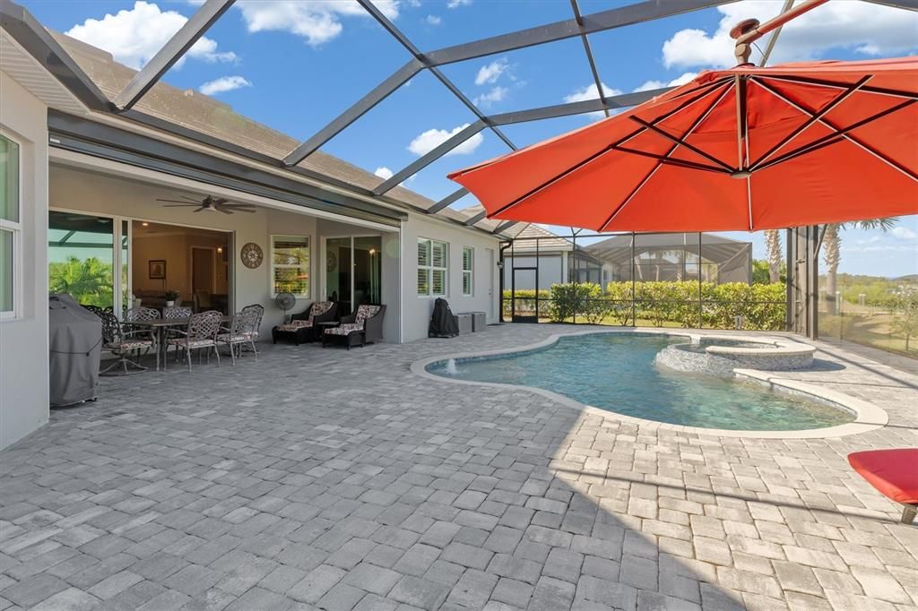 En Venta: $1,075,000 (4 camas, 2 baños, 2366 Pies cuadrados)