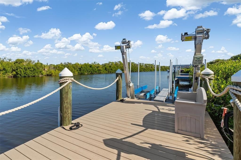 En Venta: $1,075,000 (4 camas, 2 baños, 2366 Pies cuadrados)