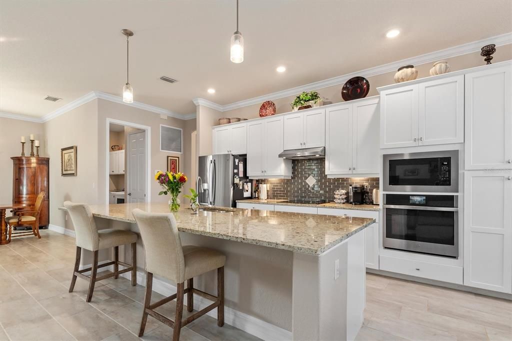 En Venta: $1,075,000 (4 camas, 2 baños, 2366 Pies cuadrados)