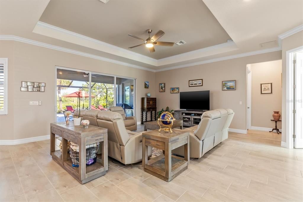 En Venta: $1,075,000 (4 camas, 2 baños, 2366 Pies cuadrados)