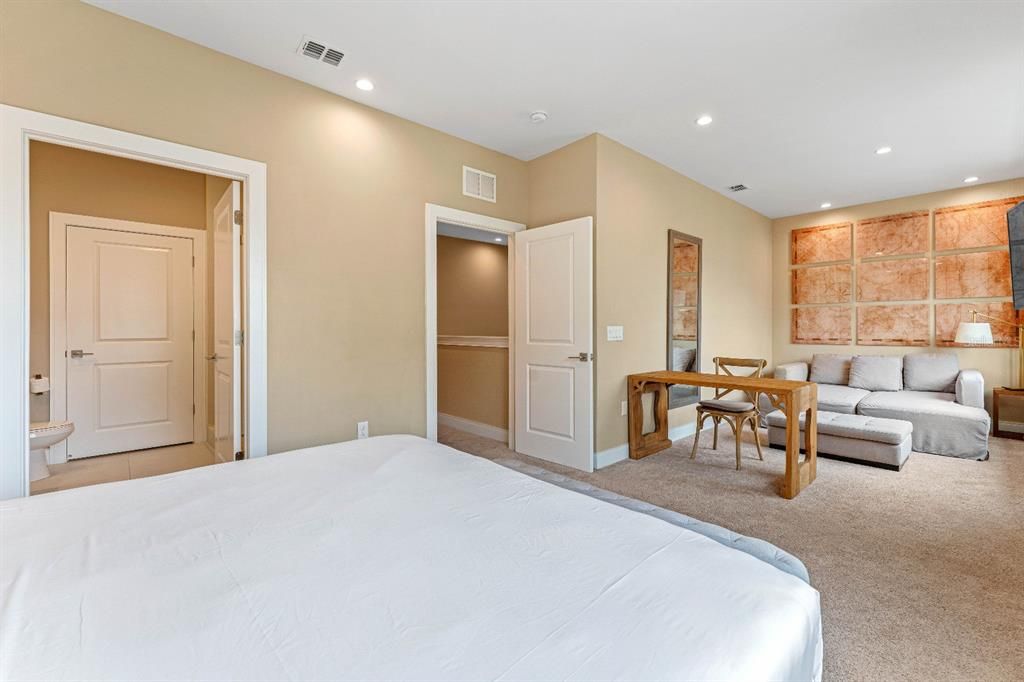 待售: $620,000 (4 贝兹, 4 浴室, 2356 平方英尺)