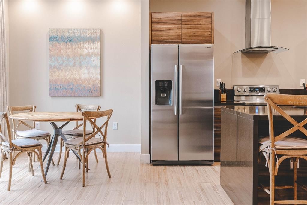 待售: $620,000 (4 贝兹, 4 浴室, 2356 平方英尺)